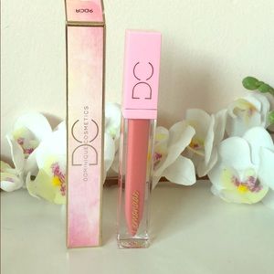 DC lemonade lip gloss in peach tea